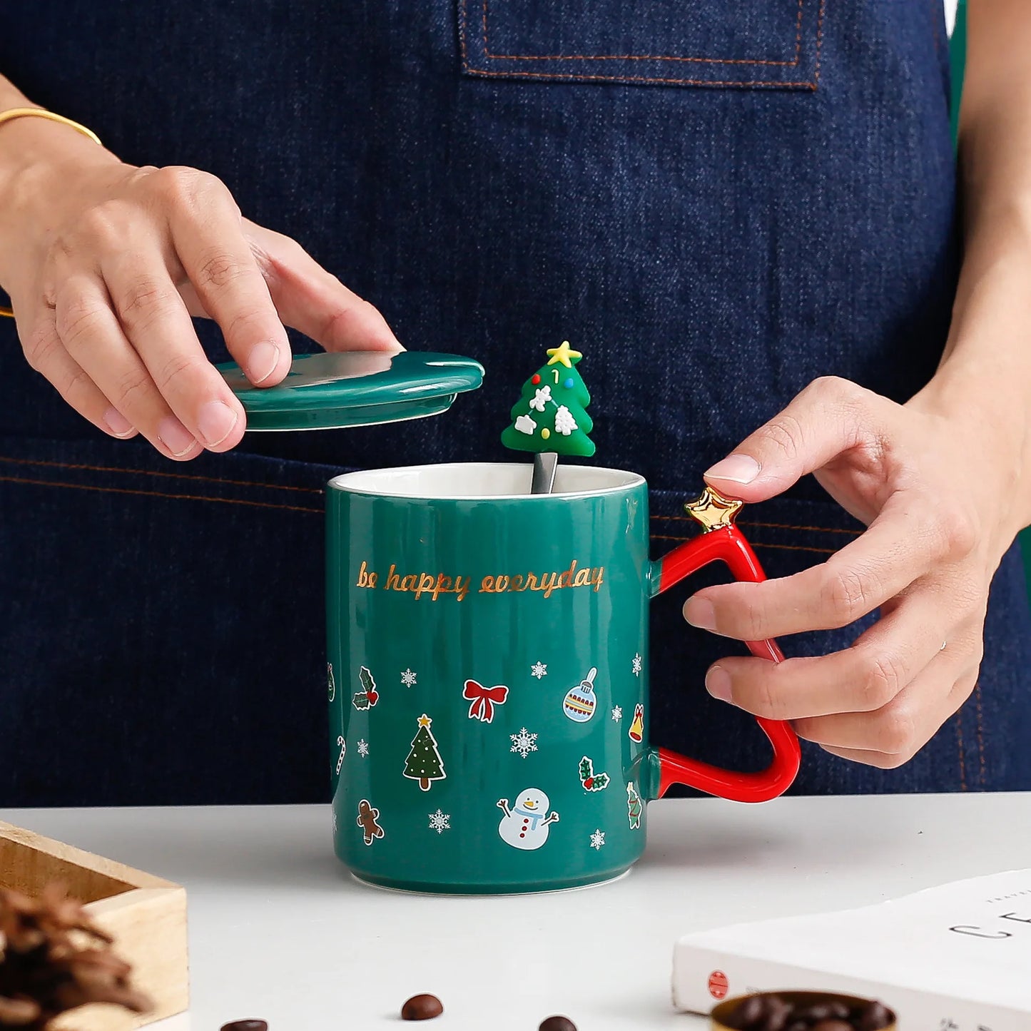 Christmas Coffee Mug with Lid and Spoon