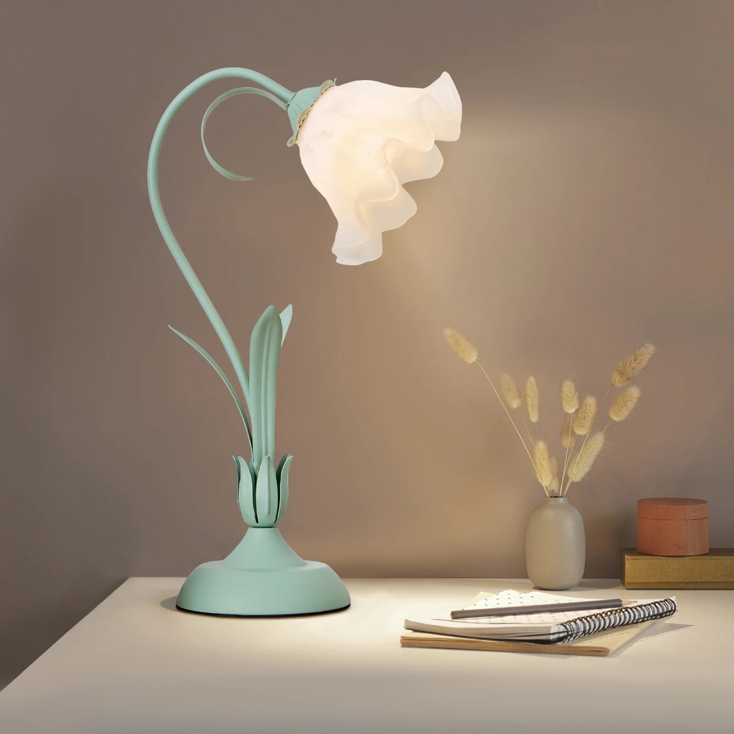 Retro Table Lamp - Desk Lamp - Novelty - Flower Shape