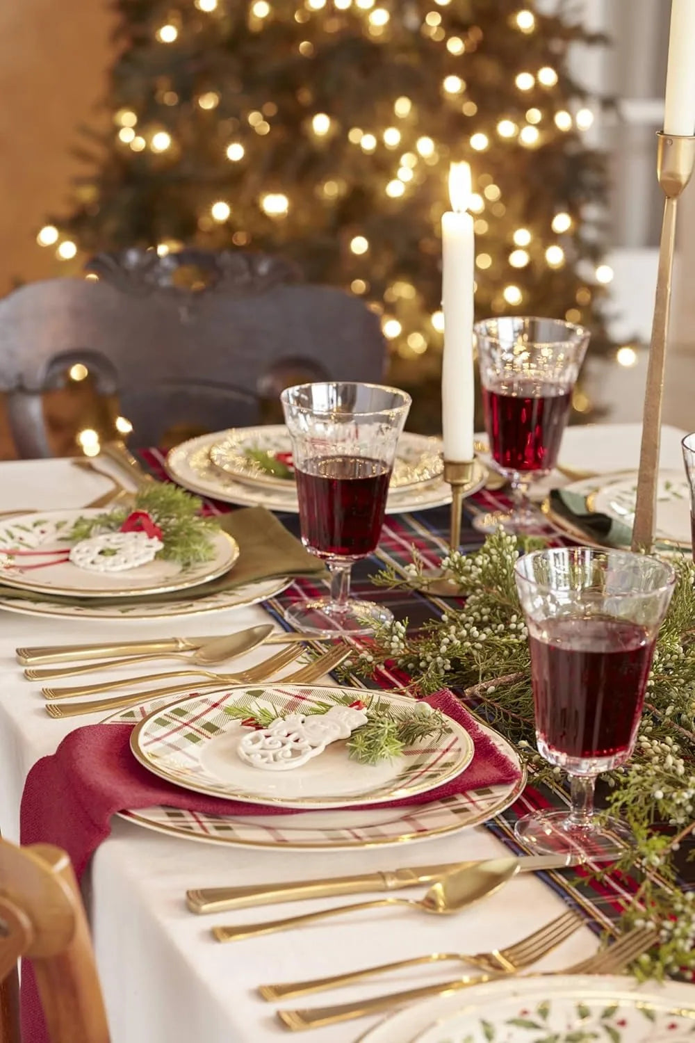 Lenox Holiday Plaid 12-Piece Dinnerware Set - 11.07 - Red & Green